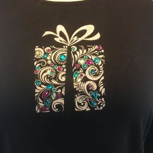 Pretty present  longsleeve black tee.